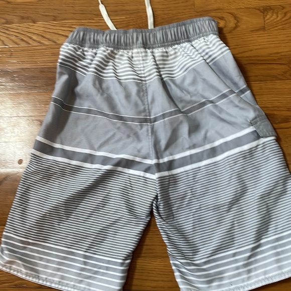 Swim trunks w/faux drawstring and inner drawstring to keep shorts in place. EUC - Picture 3 of 3